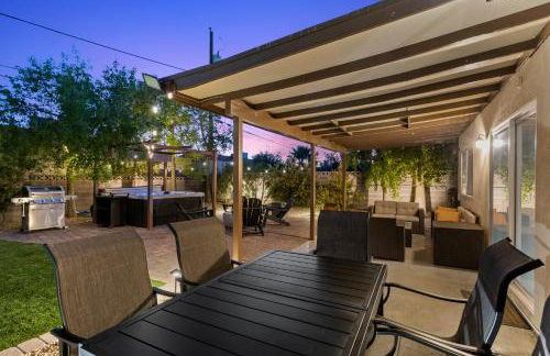 Stylish home with pool and spa - Foto 37