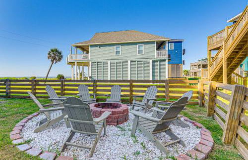 Steps to Crystal Beach Gem with Ocean-View Deck! - Foto 40