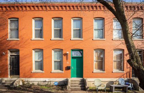 Cozy & Modern Soulard 4BR & Game Room ABODEbucks - Foto 40