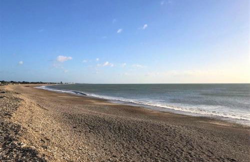 Sea Breezes by inspirestays-com - Foto 37