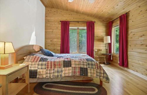 Lakefront Log Home on Huge Lake in Private Cove - Foto 20