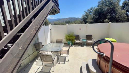 Squirrel View Hot tub BBQ Patio Shuffle Board - Foto 2