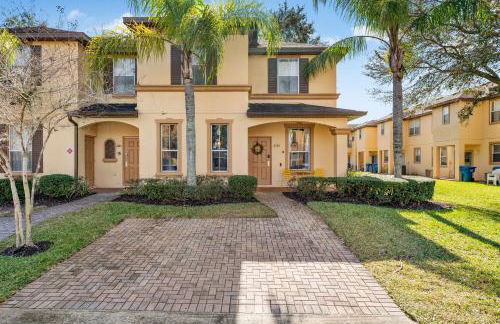 Disney World Cinderella Castle Lazy River Pool & Game Room - Foto 12