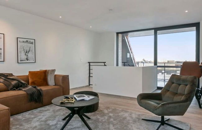 Spacious 3 Bedroom Apartment With Private Garage - Foto 22