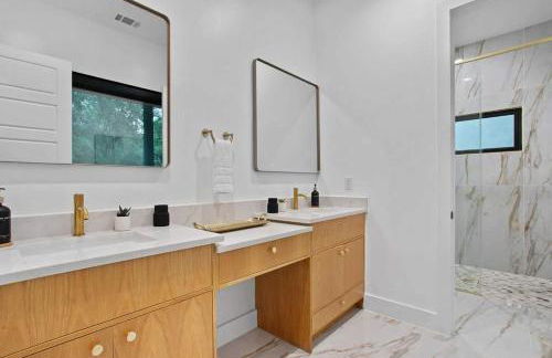 Full Duplex ATX Modern Creekside Retreat 2 Pools - Foto 25