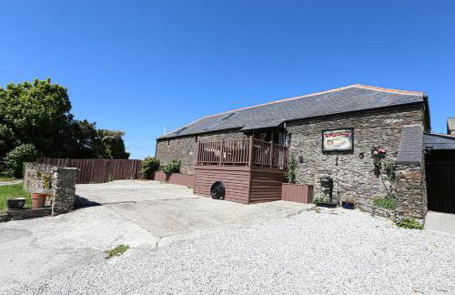 The Old Wagon House views over the fields and sea - Foto 1