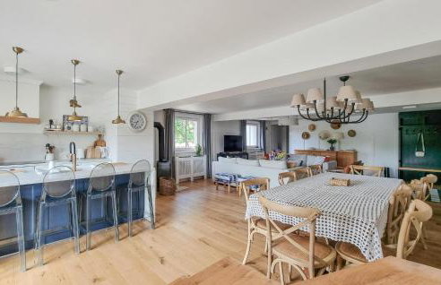 7 Bedroom Lovely Home In Szalstry - Foto 6