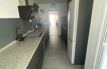 Stunning 2 bedroom apartment with full view of the sea and marina , full sun - Foto 9