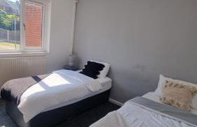 Doncaster-House-Sleeps8-Parking-Garden - Foto 42