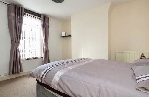 Comfy Home King Size Bed close to Asda & Sefton Park, Very Fast WIFI! - Foto 18