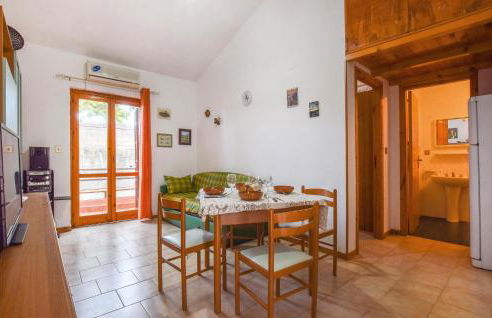 Awesome Apartment In Acqualadrone - Foto 3