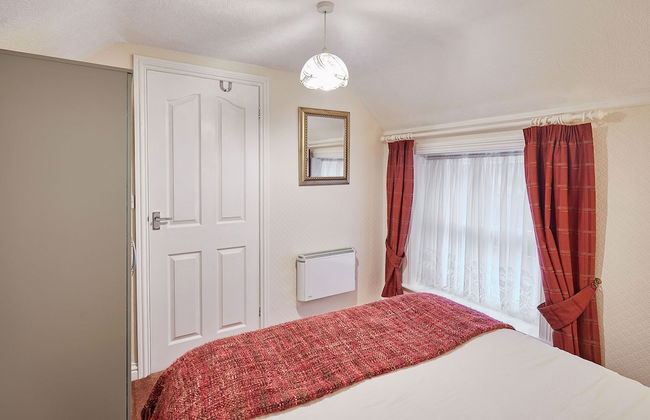 Host Stay Lavender Cottage - Photo 9