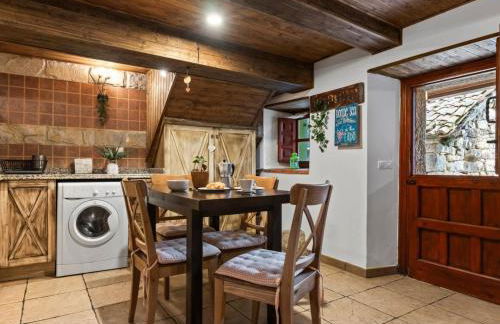 Holiday Home Berghütte mit Terrasse- Kamin und Jacuzzi by Interhome - Foto 49