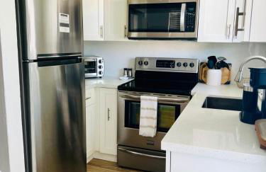 Balcony 2BR Apartment with Free Parking near Freedom Park & Brickell - Foto 24