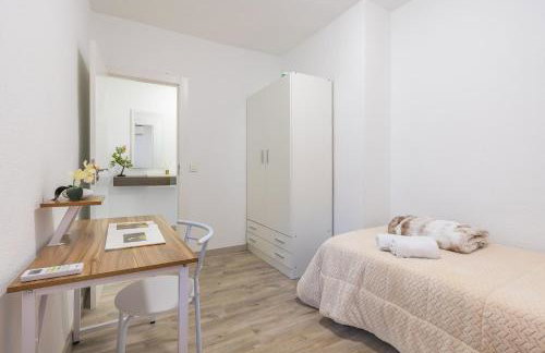 Bright Apartment In Maracena - Photo 20