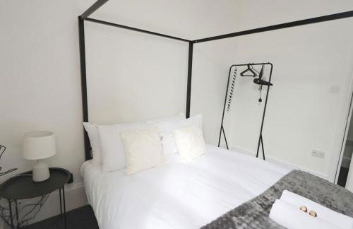 Lovely Two bedroom flat in St Michael's Hill - Photo 11