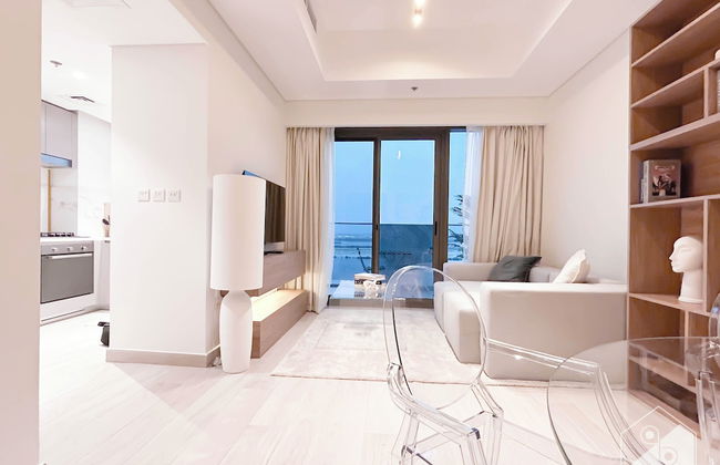 Gorgeous 1B Apt With Balcony in Azizi Fawad - Photo 12