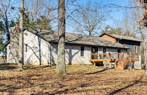 Spacious Retreat with Deck 14 Mi to Nolin Lake! - Foto 2