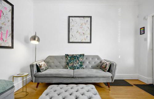 No24Sandbach - Home from Home - Exclusive Dog Friendly House & Garden - Photo 3