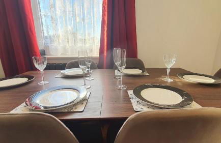 Harbour House - Entire Detached 4-BDR, Ensuite & Bath, Fast Speed Wi-Fi, Smart TV, Self Catering - Serving Contractors, Tourists, Santa Pod & Silverstone! - Foto 3