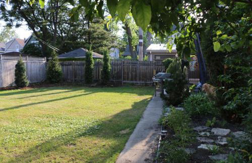 Historic Home with Outdoor Hot Tub Near Downtown in Public Transportation Hub - Photo 22