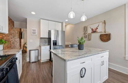 Sophisticated Boho Condo Walkable Columbus - Foto 11