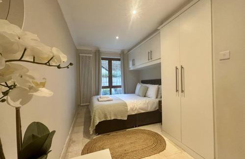 Private Five Bedroom Bungalow in Chertsey - Foto 7