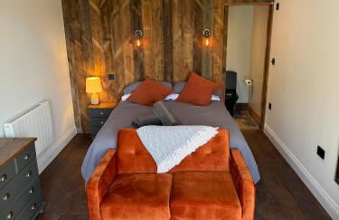 Luxury Spa Cabin with Outdoor Bath, Sauna & Fireplace - Foto 29