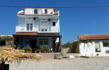 Elena Studios - Photo 9