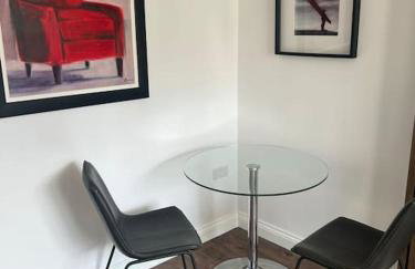 Best rated in Barnsley- apartment sleeps 4 & 5 minute walk to town centre - Foto 12