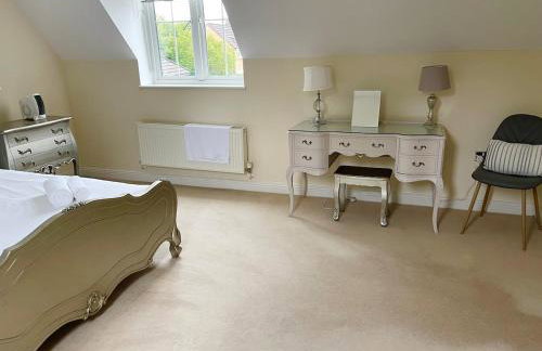 Luxurious Executive 5 Bedroom Whole Home - For 10 - Foto 12