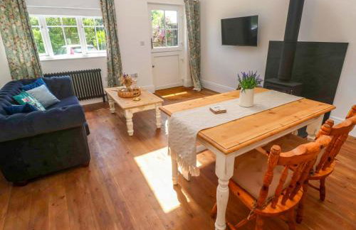 Lavender Cottage - Photo 4