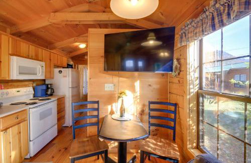 Pet-Friendly Damascus Cabin with Deck and Mtn Views! - Foto 8