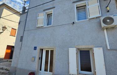 Apartmant Bionda Novi Vinodolski, cozy and nice apartment for 4 people in the city center - Photo 1