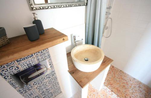 Three Sisters, absolutely unique stone houses, 200 m from the beach - Photo 29