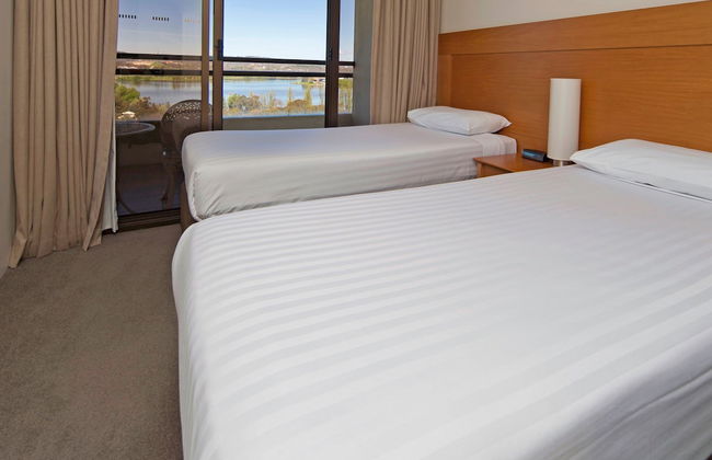 BreakFree Capital Tower - Foto 8