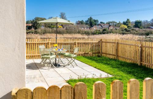 Funzi- Private Norfolk Retreat dog friendly garden - Photo 13