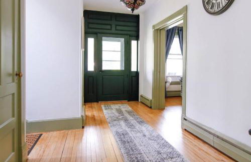 Expansive Victorian close to Saratoga Springs and Lake George - Foto 31