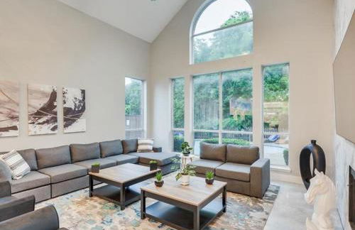 Captivating 6BR 3B Home with Pool & Fire Pit - Foto 56