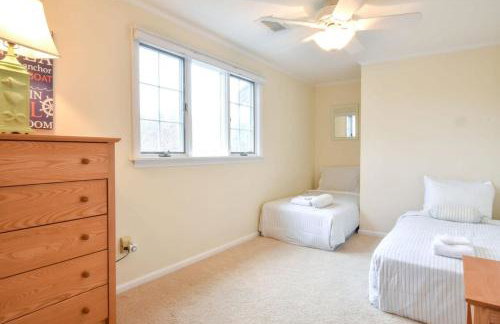 Beautiful Spacious Family Retreat w Pool - Foto 23