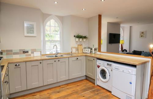 Upper Vestry - Photo 13