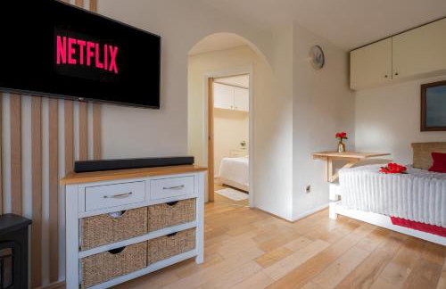 Cosy 1-Bedroom Glenville Escape -Sleeps 4 -Fast Wi-Fi - Foto 13