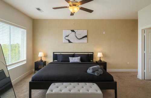 Luxury 2BR Condo Steps from UAB Campus 5a - Photo 10