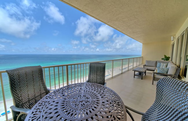 Pleasant Oceanfront Condo with Large Balcony and Beach Access - Unit 1605 by RedAwning - Foto 36