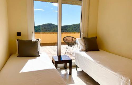 Espectaculares vistas al mar en chalet con piscina - Foto 18