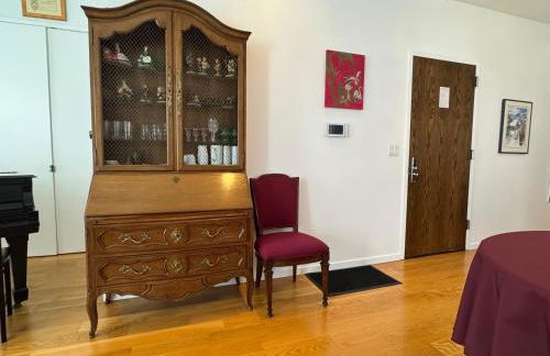 Large and Luxurious in Strivers Row - Photo 14