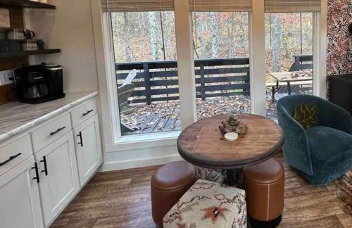 Blueberry Farm Cottage, Hot Tub, Creek, Game Room - Foto 12