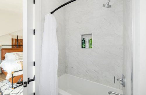 Extra Spacious 4 Bed / 4.5 Bath Music Row Home - Foto 52