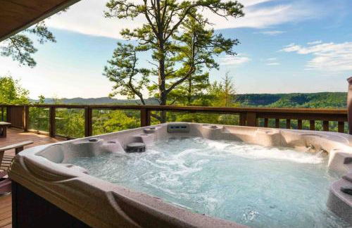 Cliffside Family Retreat with View - Foto 14