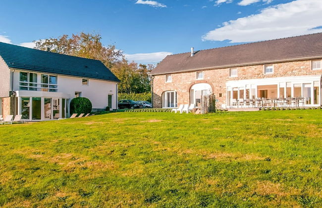 Luxurious Villa With Pool and Sauna, and Very Suitable for Culinary Workshops - Photo 1